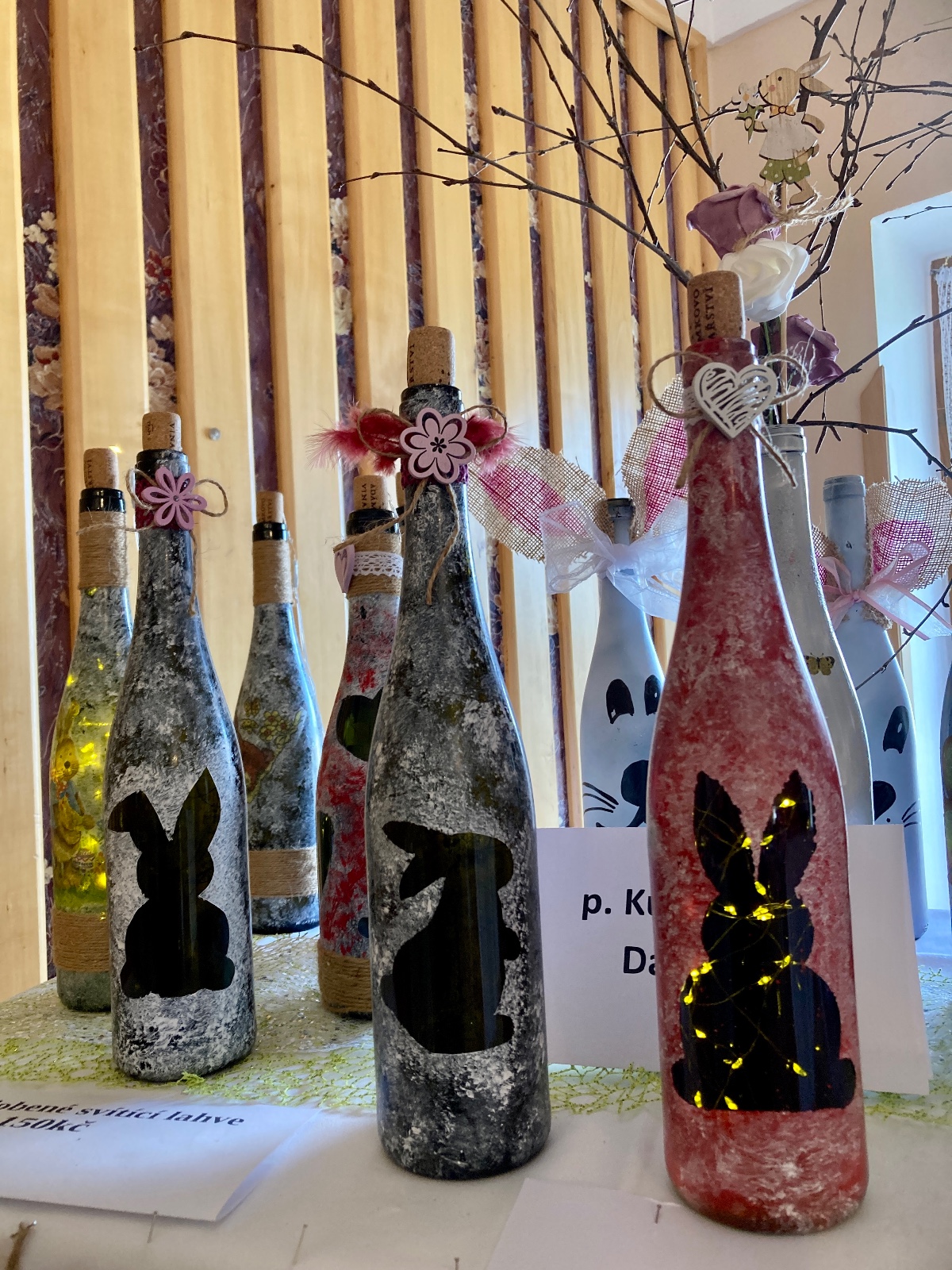 Dekorativn� lahve - v�stava Tvo�iv� ruce v Doln� Brusnici 2023