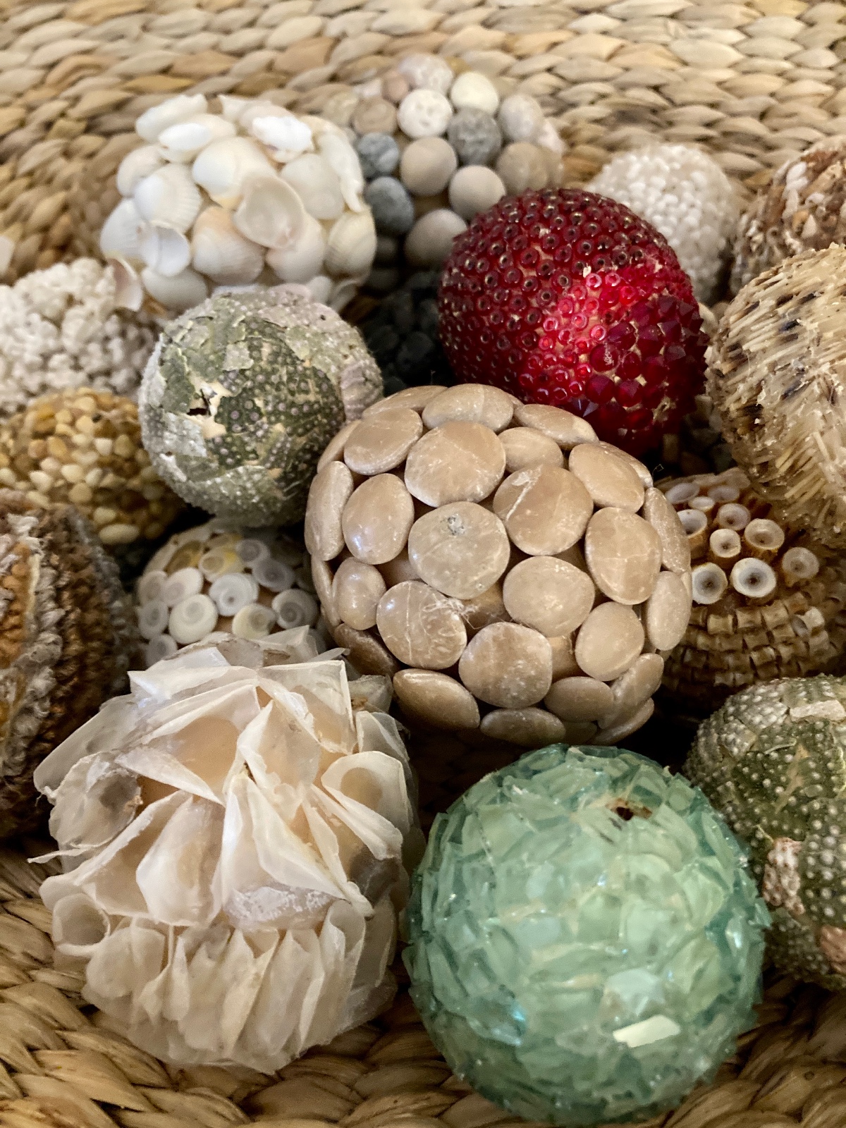 Velikono�n� vejce zdoben� p��rodn�m materi�lem - v�stava Tvo�iv� ruce v Doln� Brusnici 2023