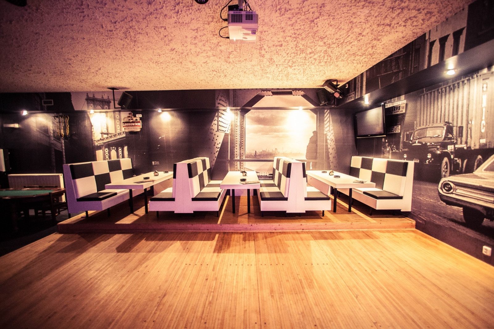 Americana bar - tane�n� parket