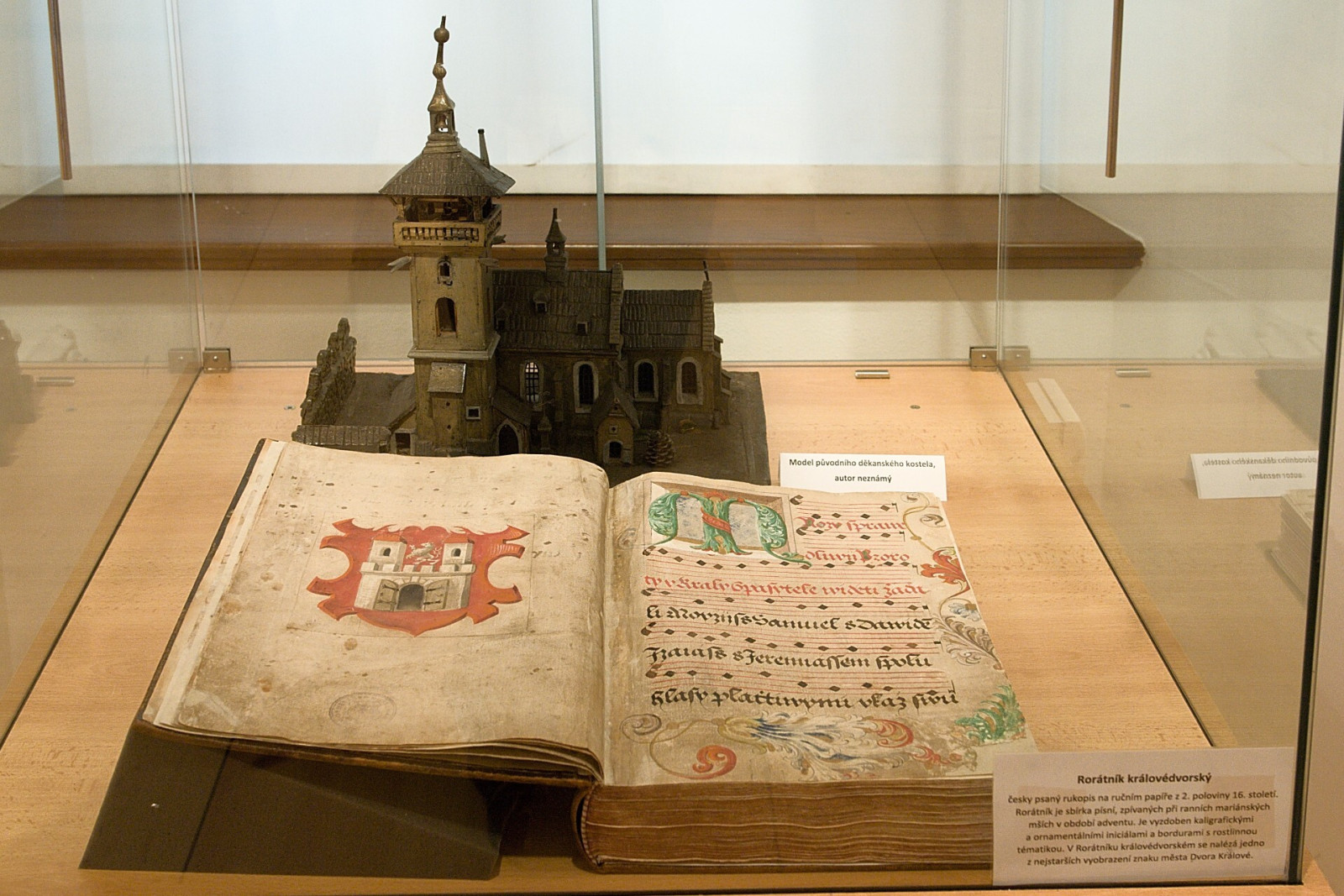 Ror�tn�k kr�lov�dvorsk� z druh� poloviny 16 stolet� - sb�rka ror�t�, tedy p�sn� zp�van�ch p�i rann�ch mari�nsk�ch m��ch v adventn�m obdob�.