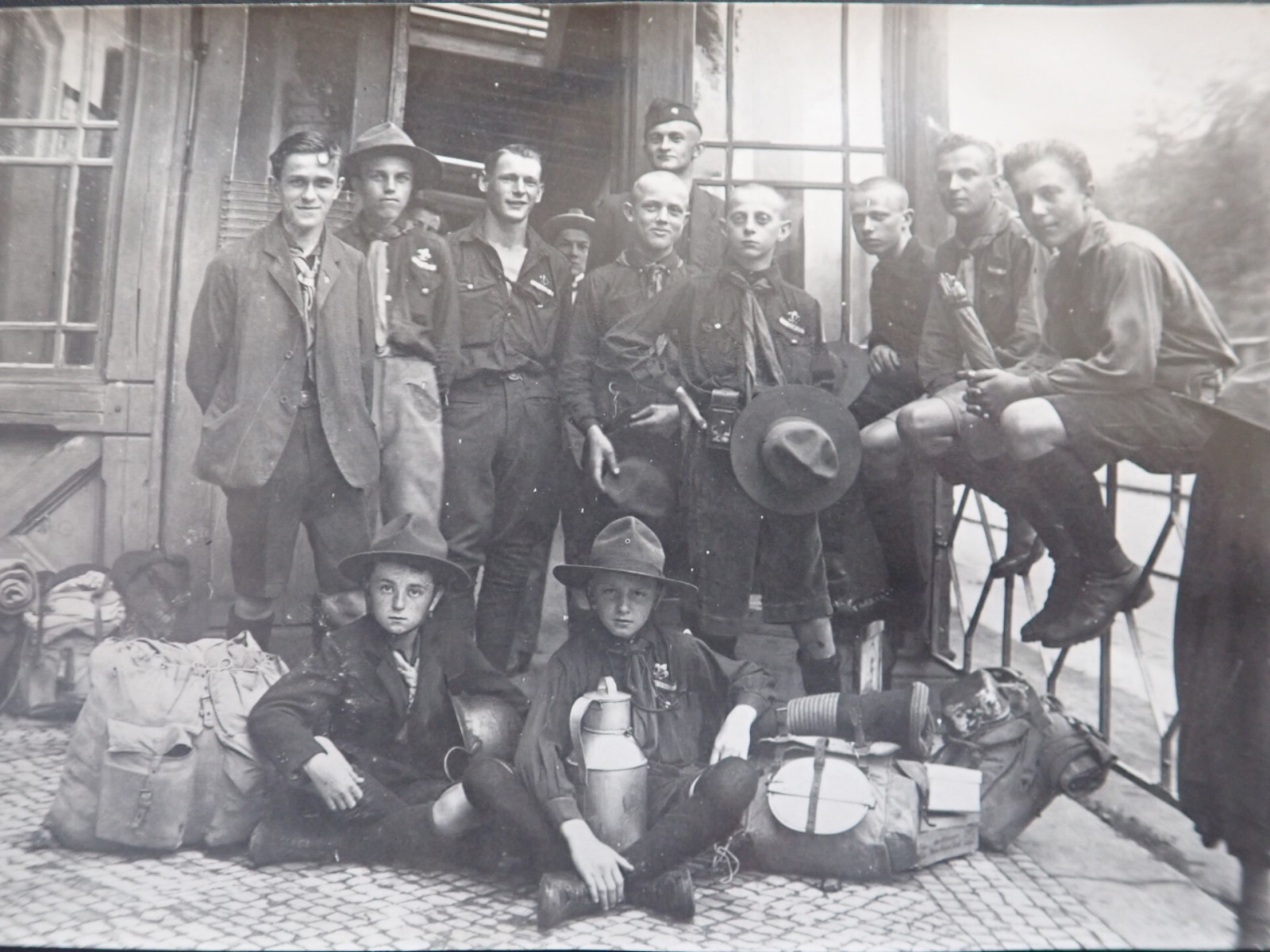 T�bor u Ivansk�ho jezere u Rychnova n.K. - 1924. Zleva: K.�ech, V.Hor�k, Hlad�k, J.M�hlstein, J. Hlav��ek, J.��l, Barto�, B. B�umelt, Pa�a, Jar. Hlav��ek
