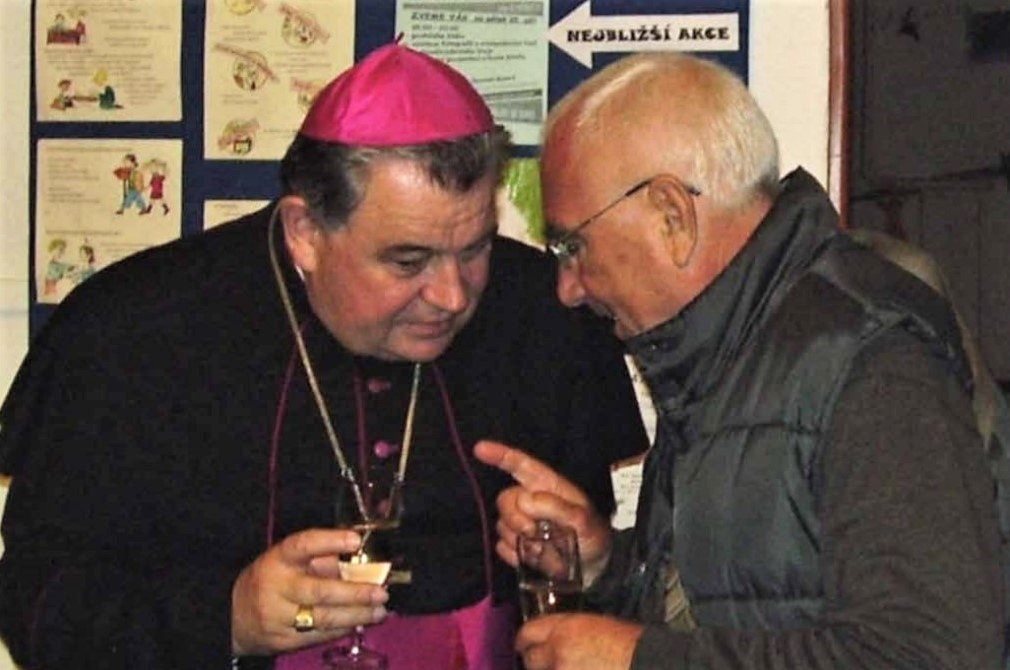 V roce 2010 s Monsignorem Dominikem Dukou, s budouc�m primasem �esk�m a kardin�lem.
